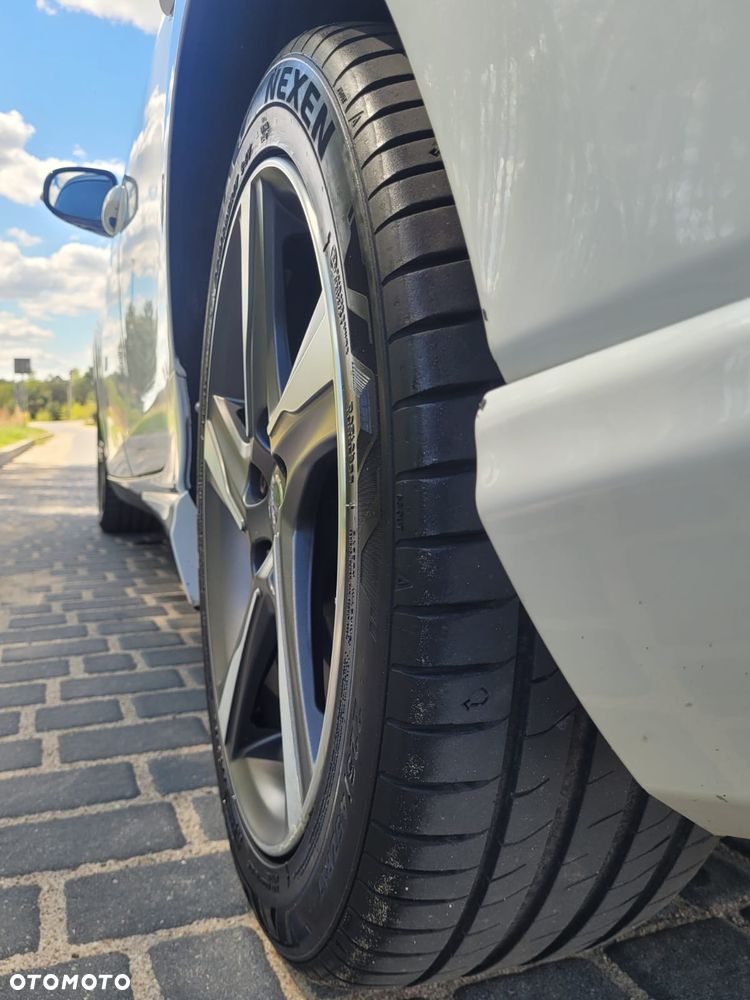 Volvo V40 D3 R Design - 14