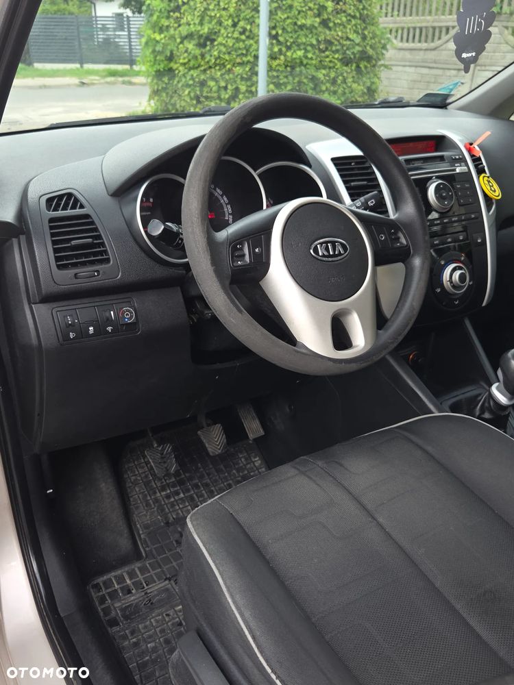 Kia Venga 1.6 M - 5