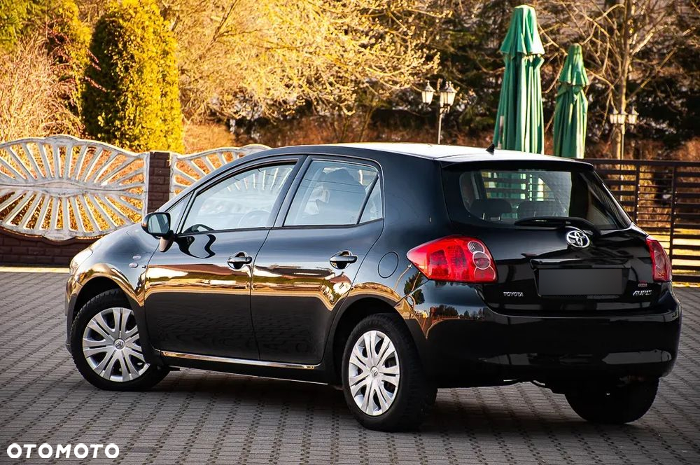 Toyota Auris 1.6 VVT-i Executive - 20