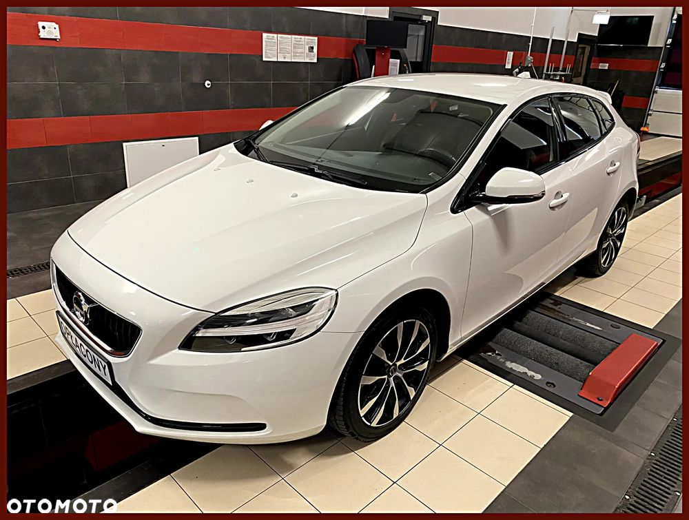Volvo V40 D3 Drive-E SCR Momentum - 1