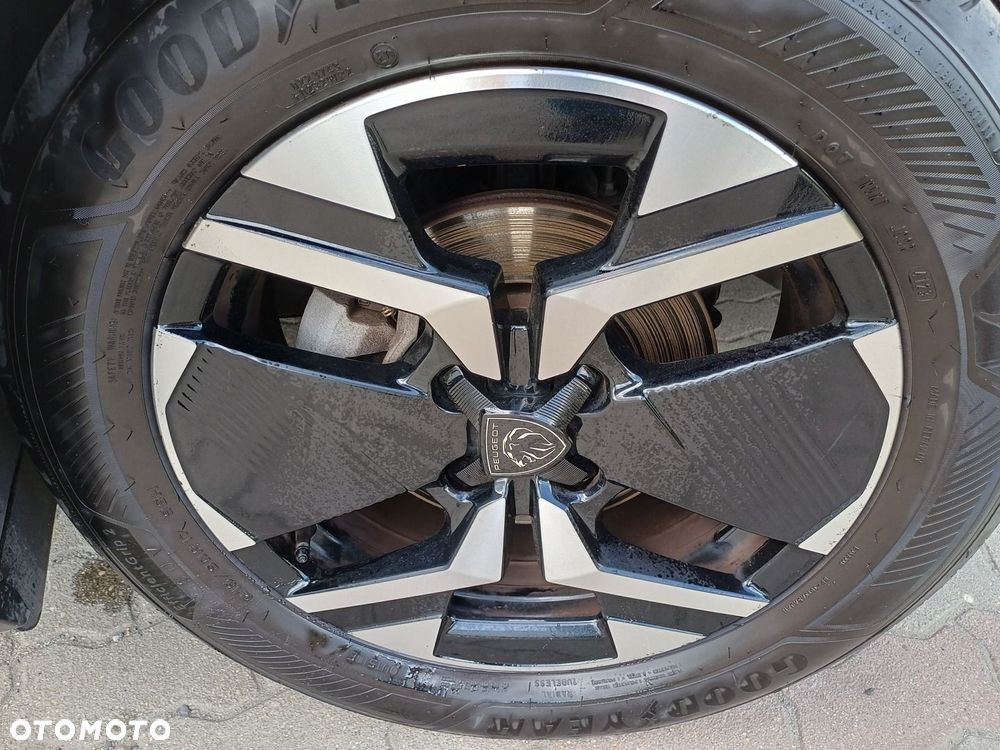 Peugeot 2008 PureTech 100 Allure S&S BVM6 - 9