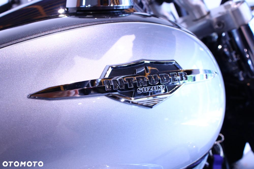 Suzuki Intruder - 36