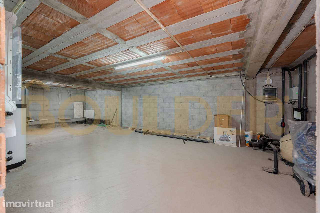 Moradia T3 de Luxo com Piscina Infinita - Grande imagem: 4/60