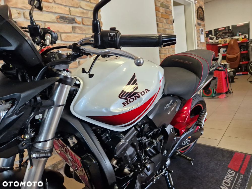 Honda Hornet - 19