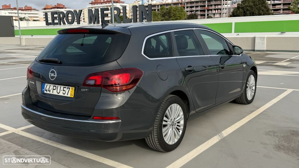 Opel Astra Sports Tourer - 2