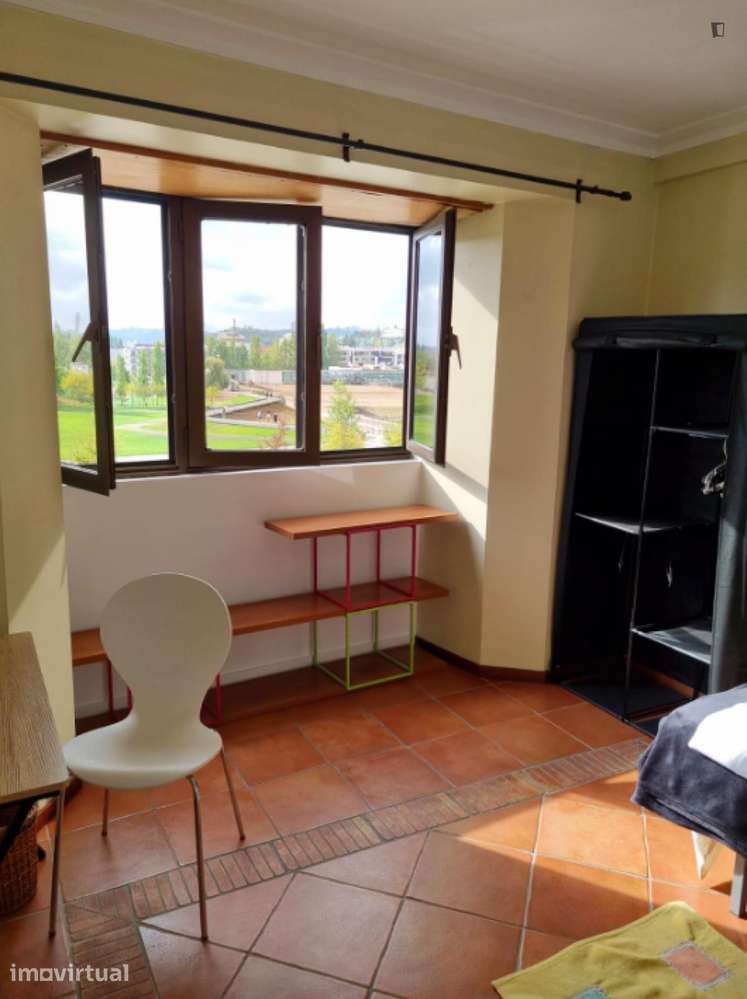 Quarto - localizado em Baixa de Santa Clara Coimbra - Grande imagem: 2/10