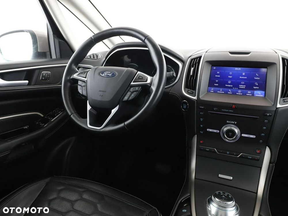 Ford S-Max - 17