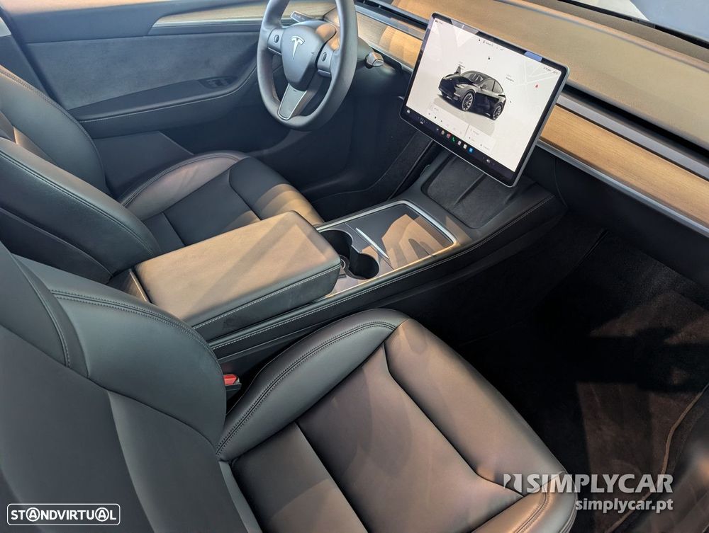 Tesla Model Y - 9
