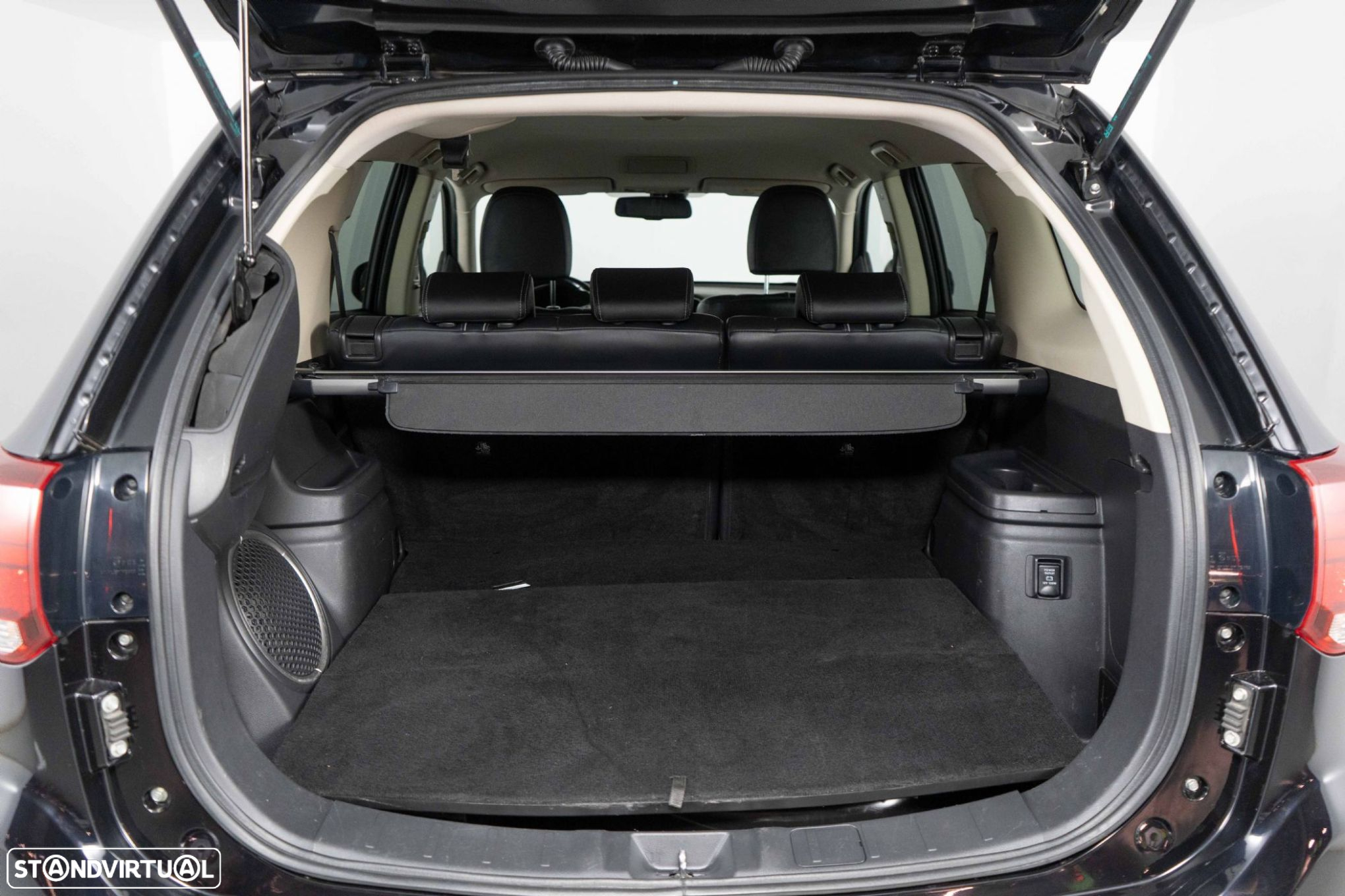 Mitsubishi Outlander 2.0 PHEV Intense Navi - 12