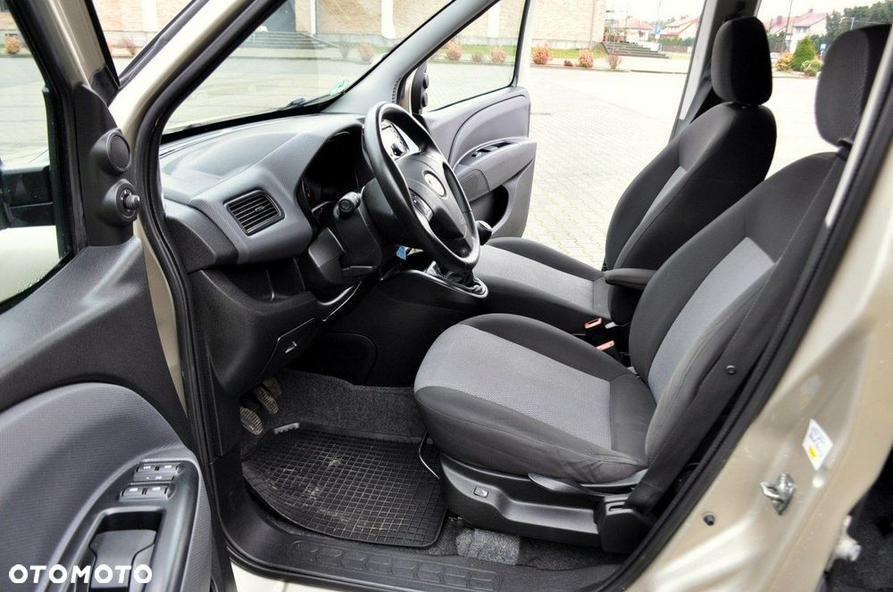 Fiat Doblo - 22