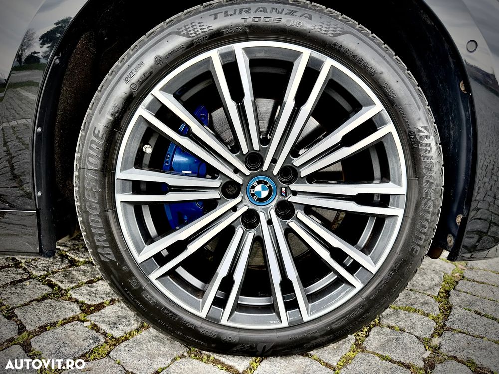 BMW Seria 3 330e Aut. M Sport - 25