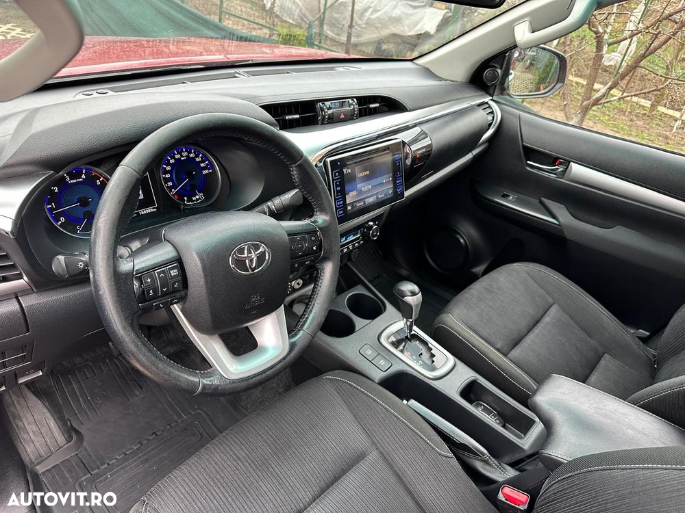Toyota Hilux 4x4 Double Cab A/T Invincible - 12