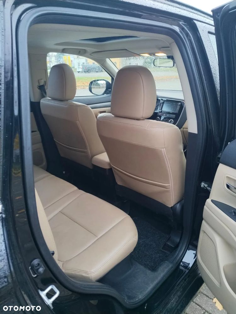 Mitsubishi Outlander 2.2 DID Instyle Navi - 12