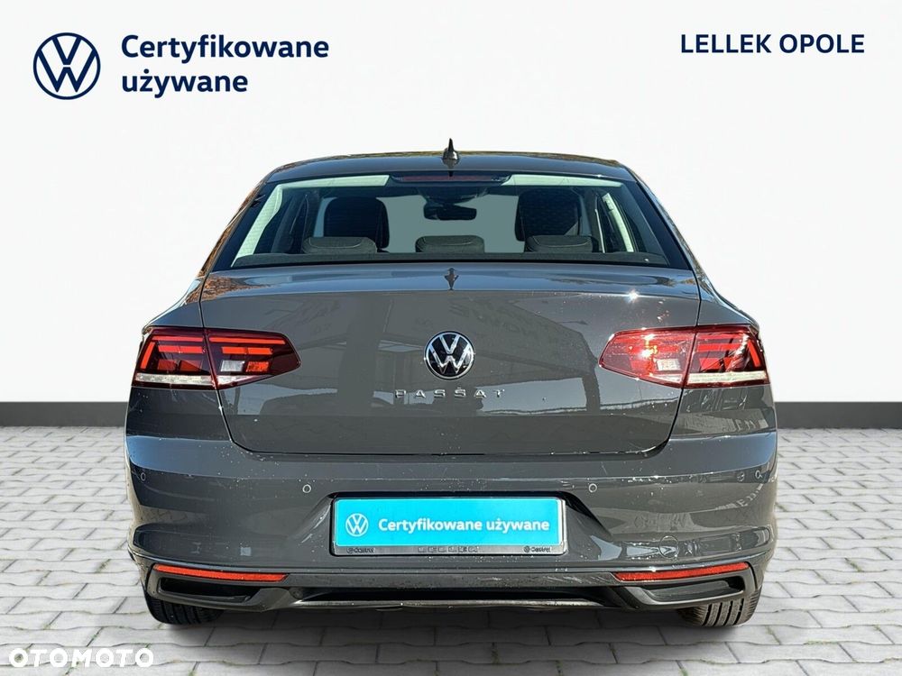 Volkswagen Passat - 7