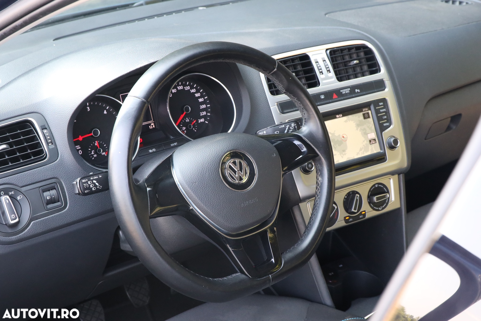 Volkswagen Polo 1.4 TDI (Blue Motion Technology) Comfortline - 27