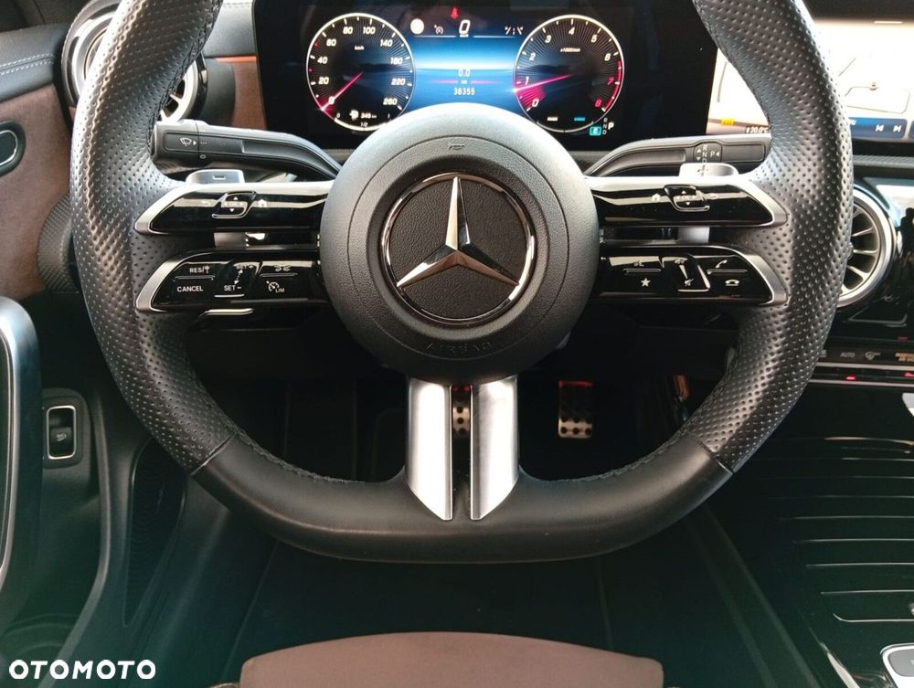 Mercedes-Benz CLA 220 mHEV 4-Matic AMG Line 8G-DCT - 18