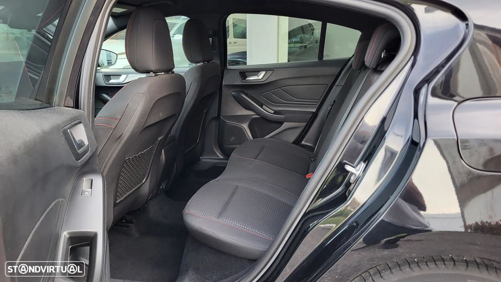 Ford Focus 1.5 TDCi ECOBlue ST-Line - 11
