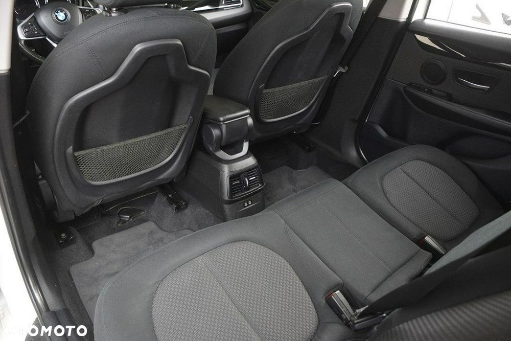 BMW Seria 2 218d Sport Line - 30