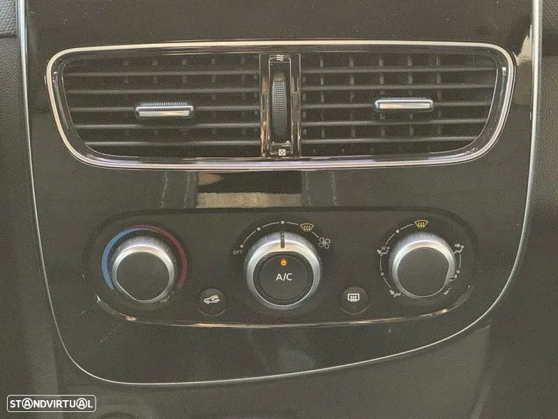 Renault Clio 0.9 TCe Limited - 17