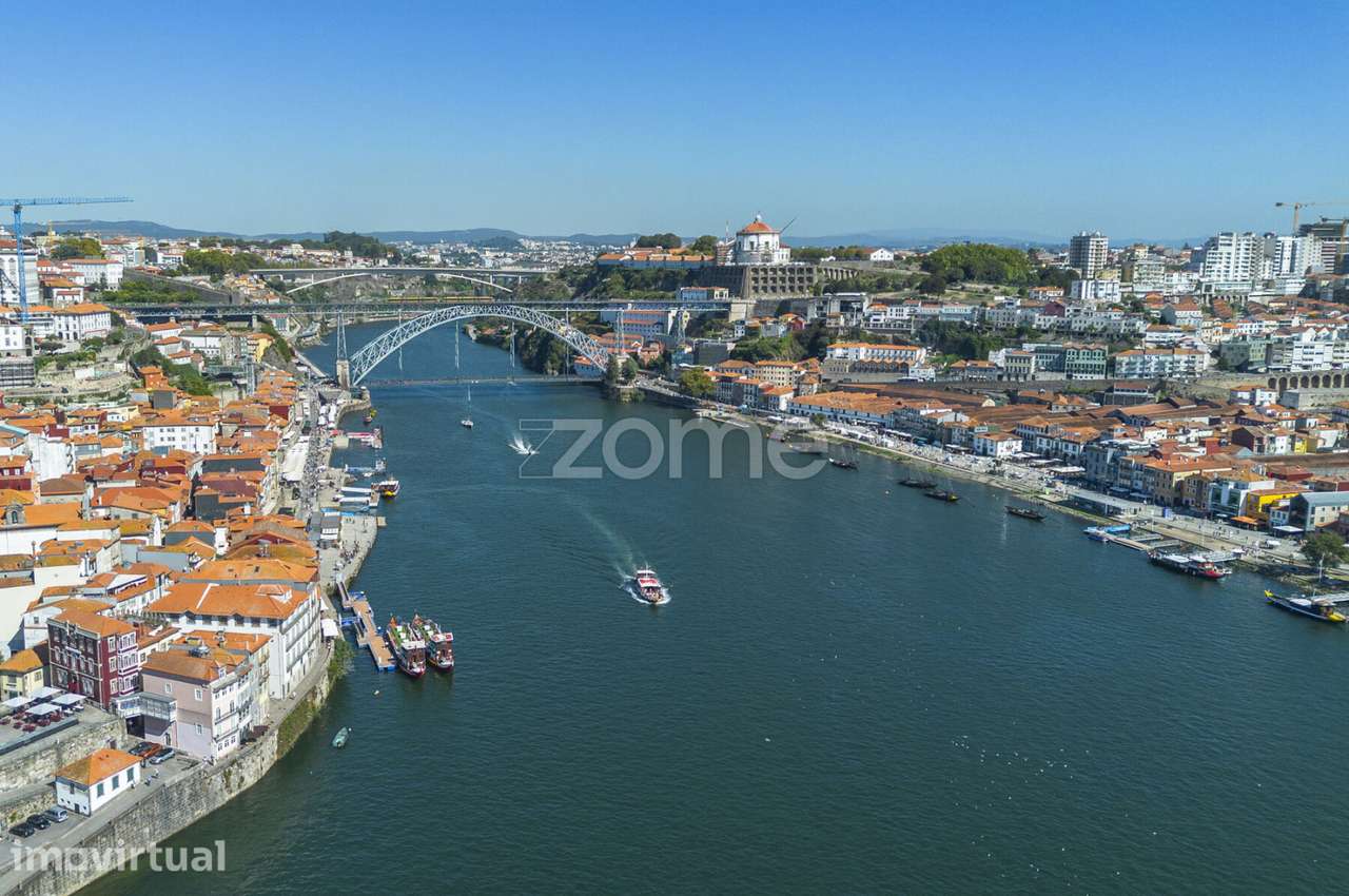 T0 + 1 Totalmente Renovado com 49m2 | Ribeira, Porto - Grande imagem: 2/16