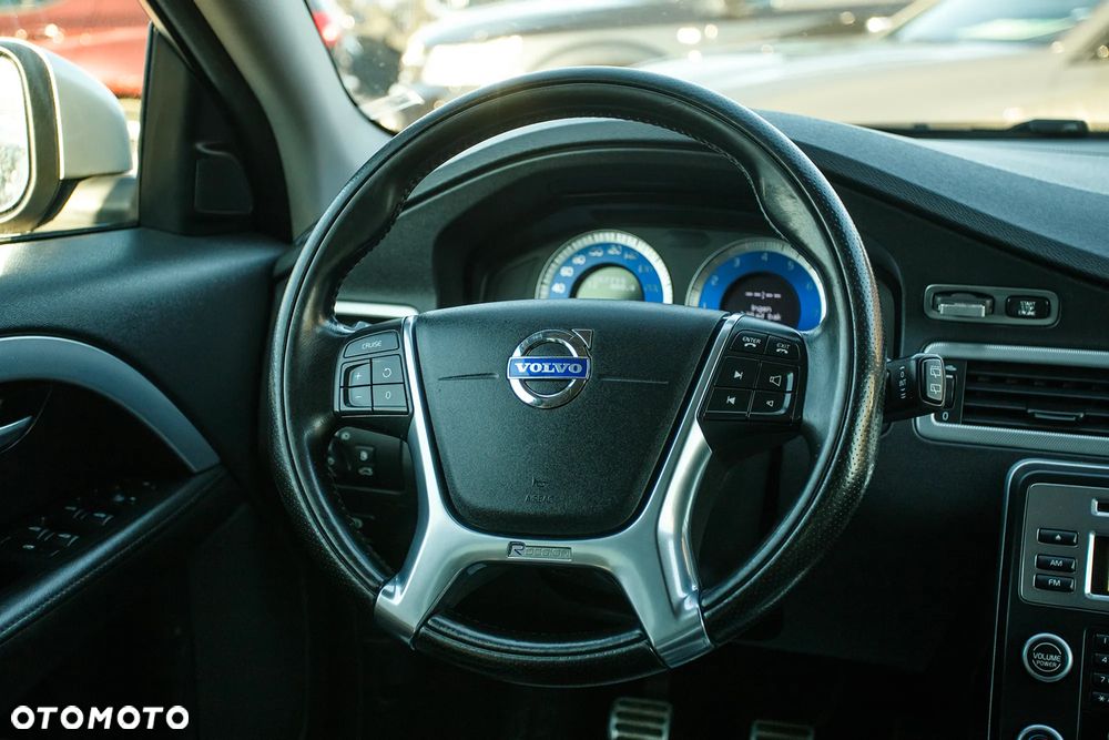 Volvo V70 2.5T R-Design Summum - 23