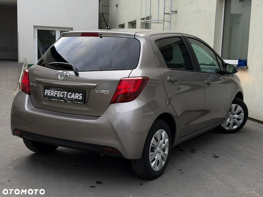 Toyota Yaris 1.33 VVT-i Executive - 3