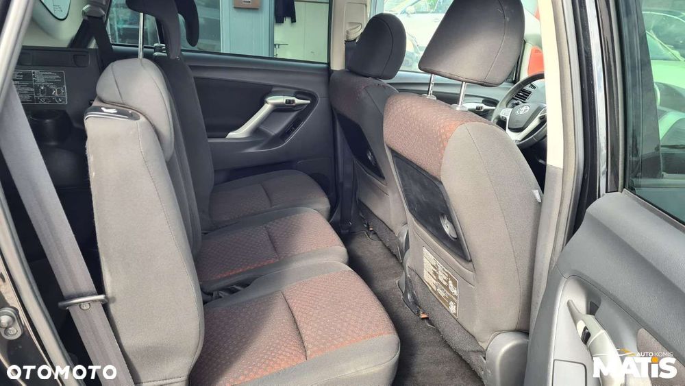 Toyota Verso - 7