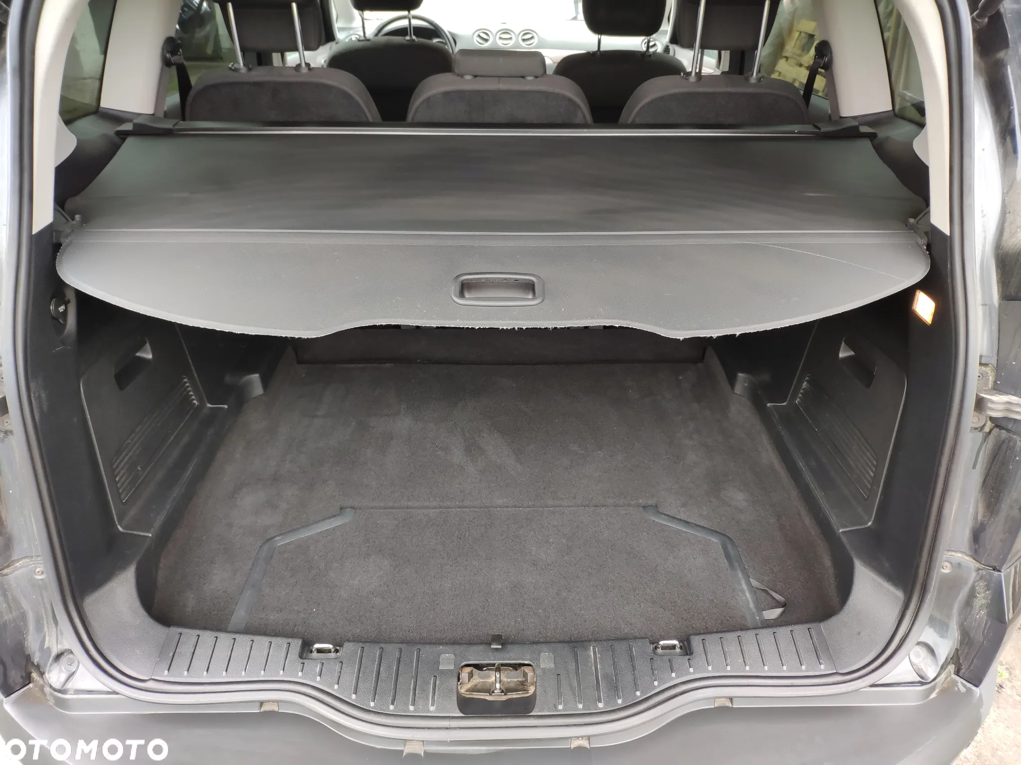 Ford S-Max - 10