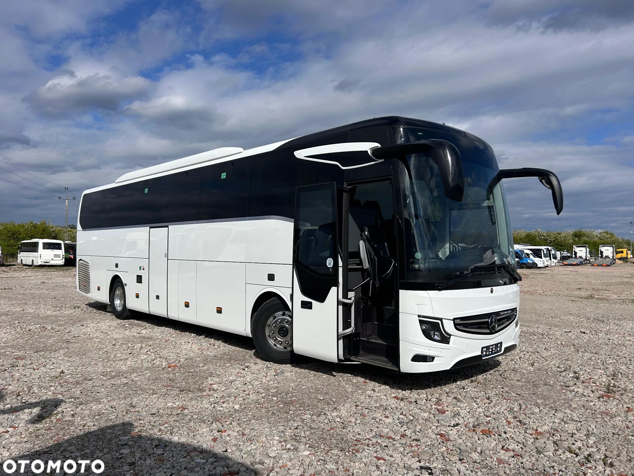 Mercedes-Benz Tourismo - 1