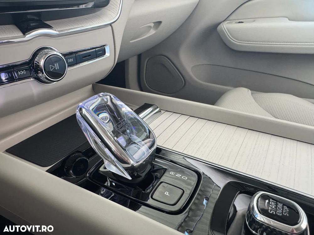 Volvo XC 60 Recharge T6 Twin Engine eAWD Inscription Expression - 17