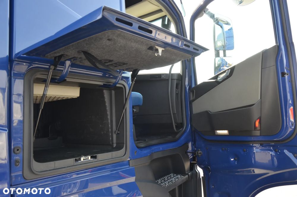 Volvo FH 500 NEW / MEGA / 2022r. / KLIMA P. / FULL LED / ACC / NAVI / KAMERA / DE / 9742 - 17