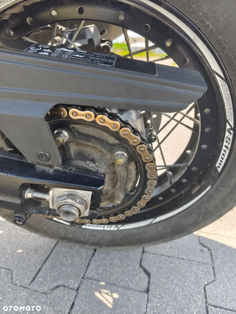 Suzuki V-STROM - 8