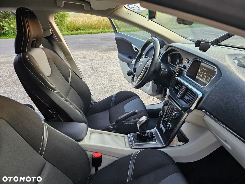 Volvo V40 D2 - 33