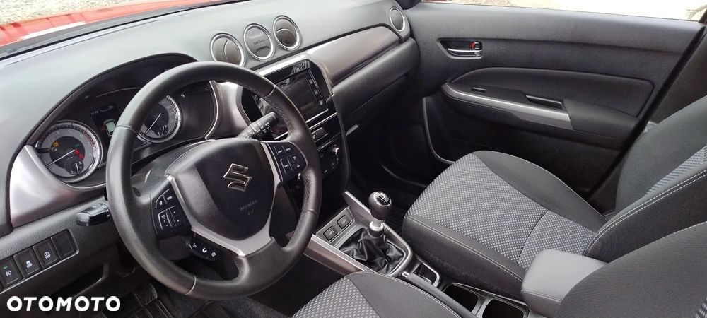 Suzuki Vitara 1.4 Boosterjet Elegance 2WD - 32