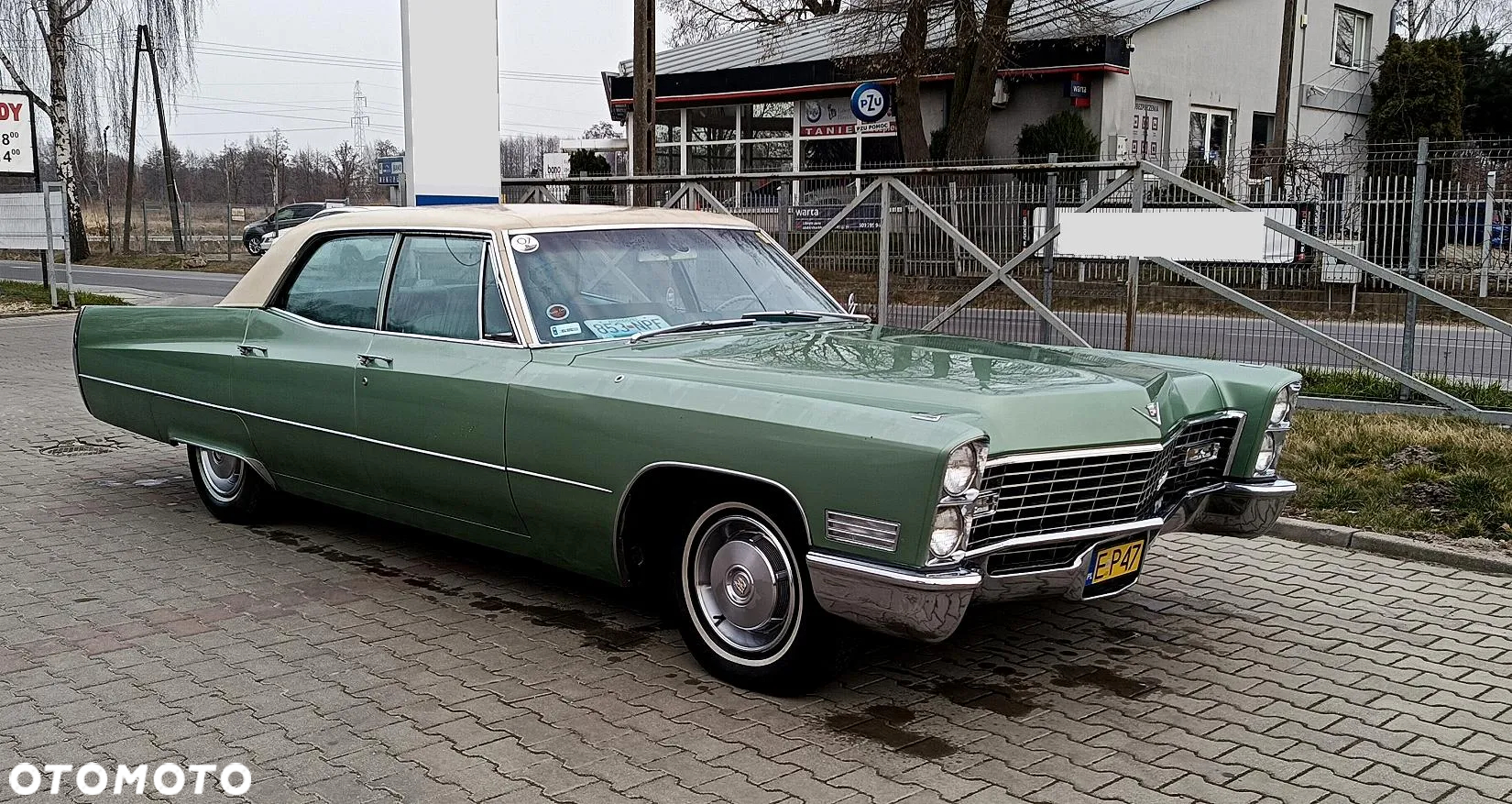 Cadillac Deville - 4