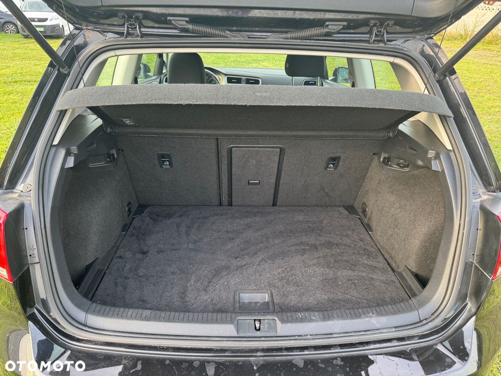 Volkswagen Golf - 2