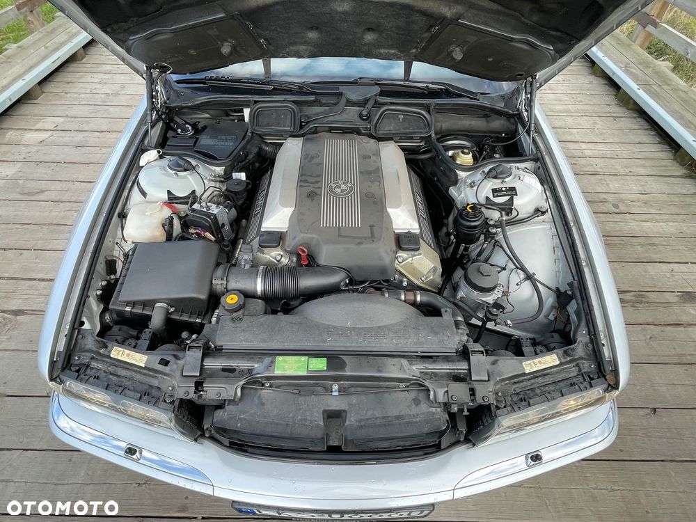 BMW Seria 7 740i - 11