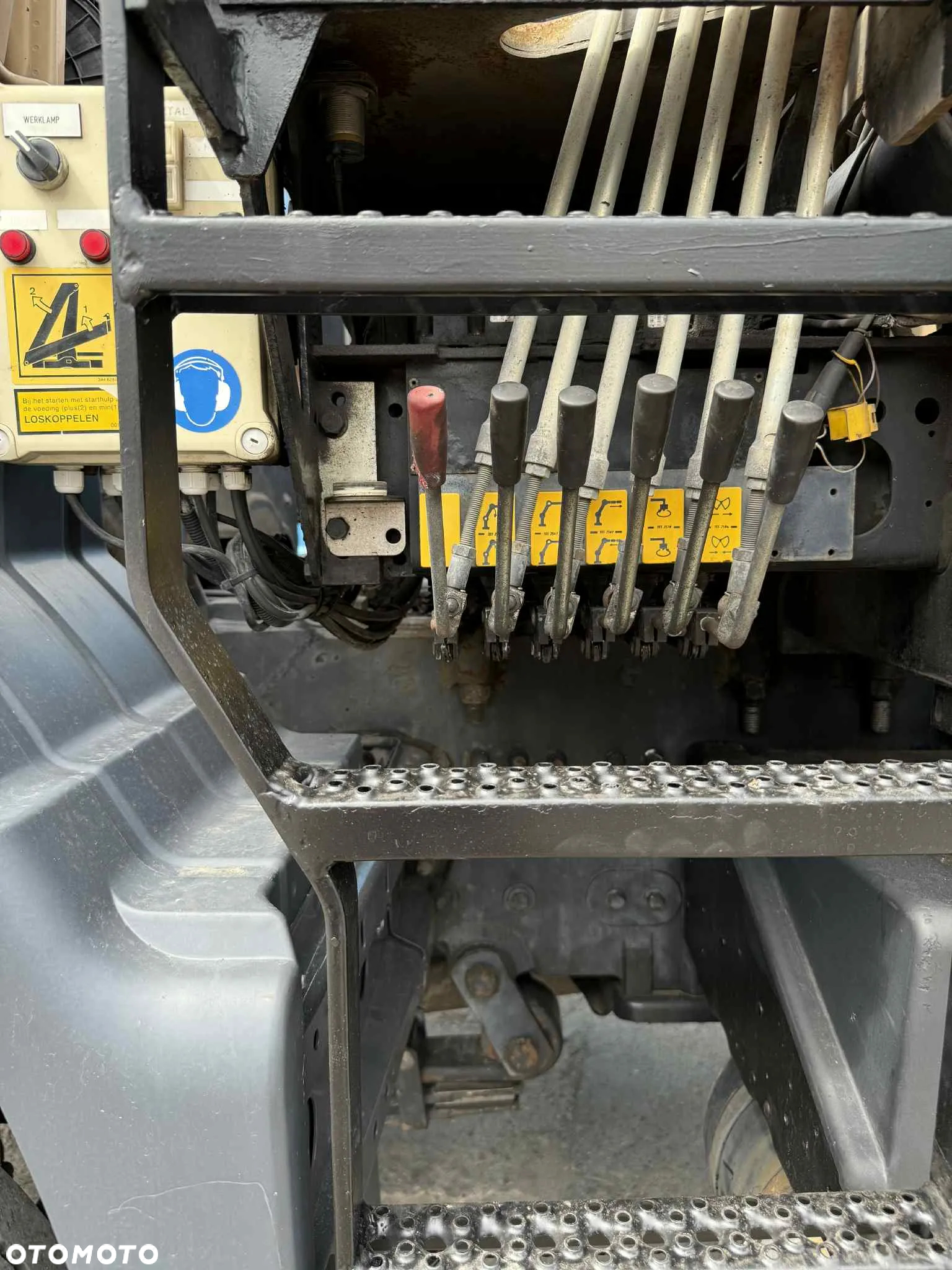MAN TGS 33 6X6 - 25