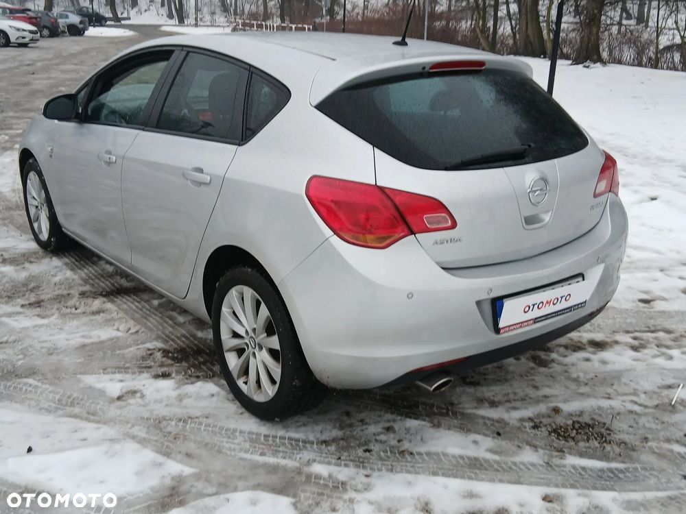 Opel Astra 1.4 Turbo 150 Jahre - 17
