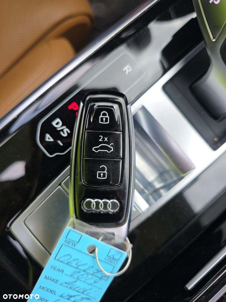 Audi A8 60 TFSI quattro tiptronic - 12