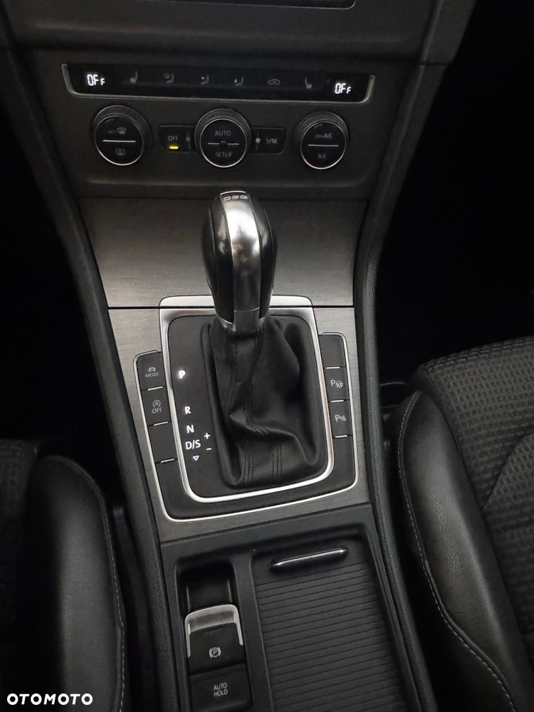 Volkswagen Golf - 15
