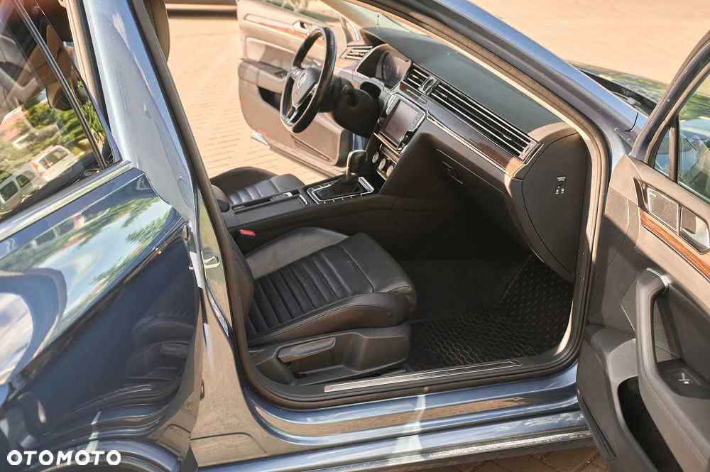 Volkswagen Passat - 24