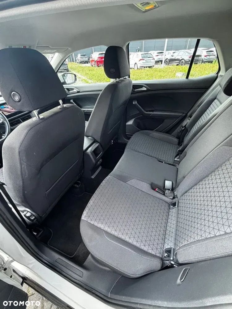 Volkswagen T-Cross - 13