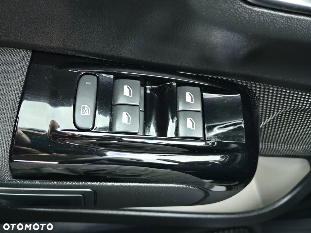 Citroën C3 1.2 PureTech Shine - 29