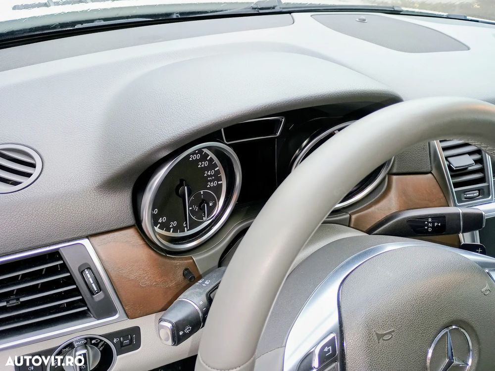 Mercedes-Benz ML - 22