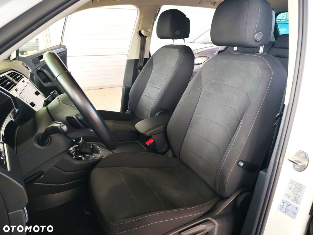 Volkswagen Tiguan 2.0 TDI Elegance DSG - 25