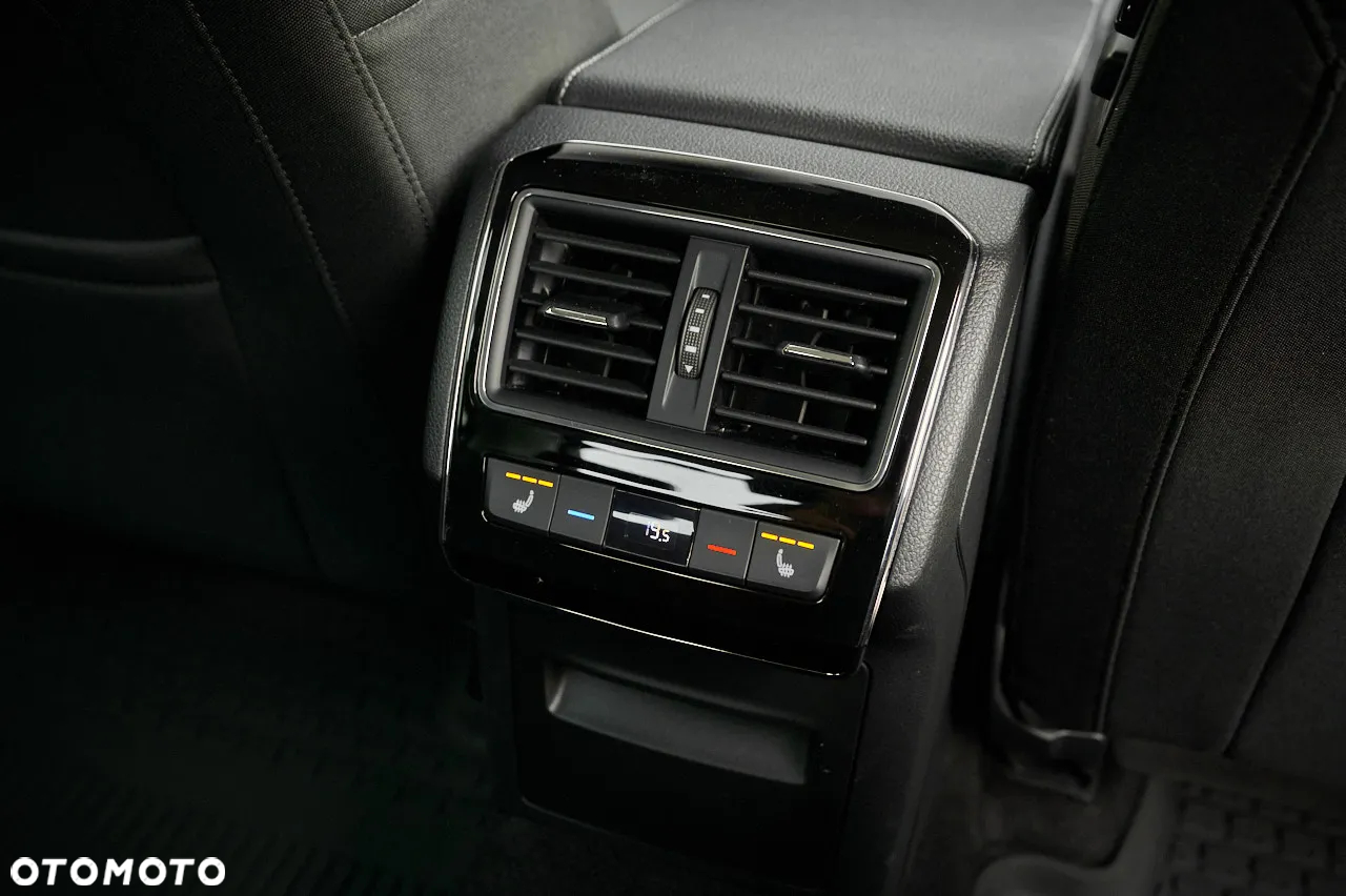 Skoda Superb 2.0 TDI SCR Style DSG - 24