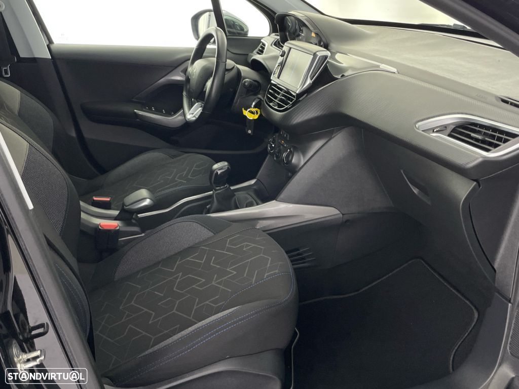 Peugeot 2008 1.2 PureTech Style - 23