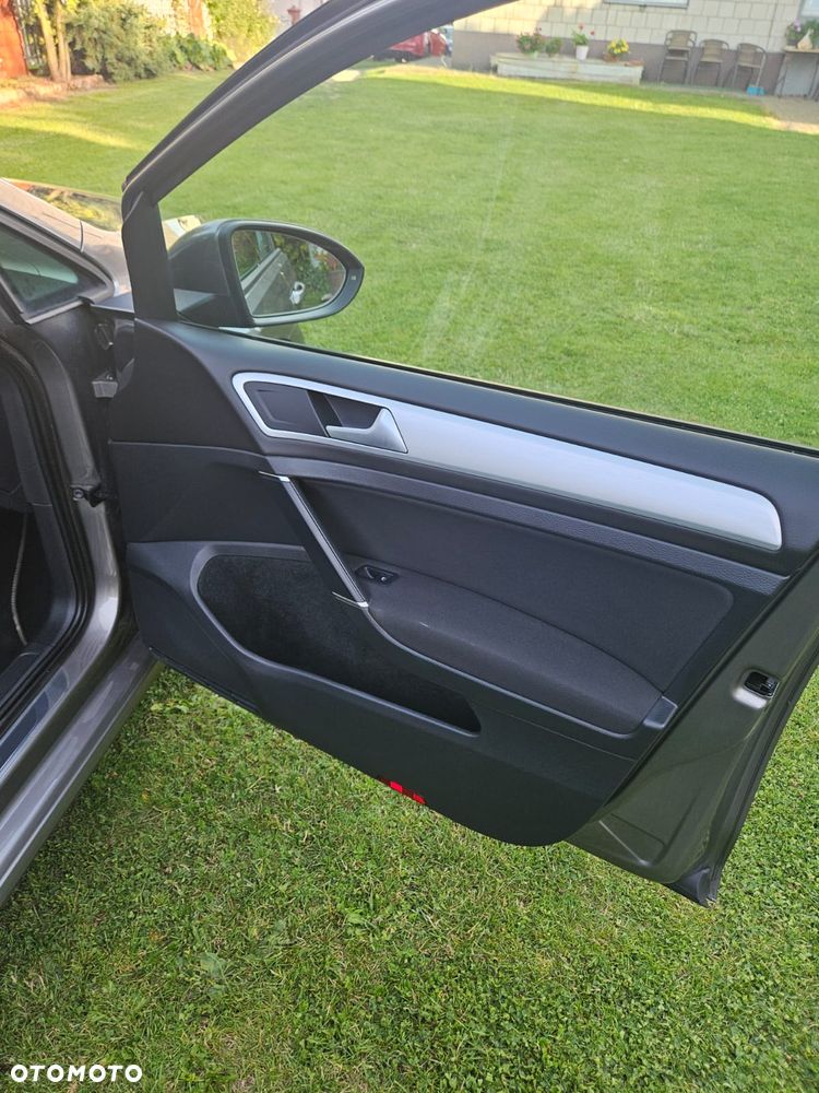 Volkswagen Golf - 29