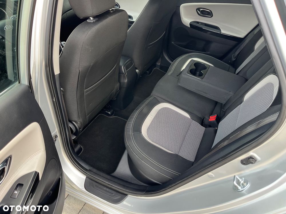 Kia Ceed 1.6 GDI Business Line - 31